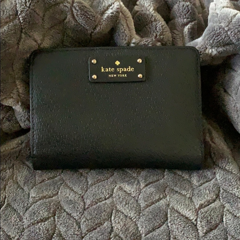 Kate Spade pebble wallet